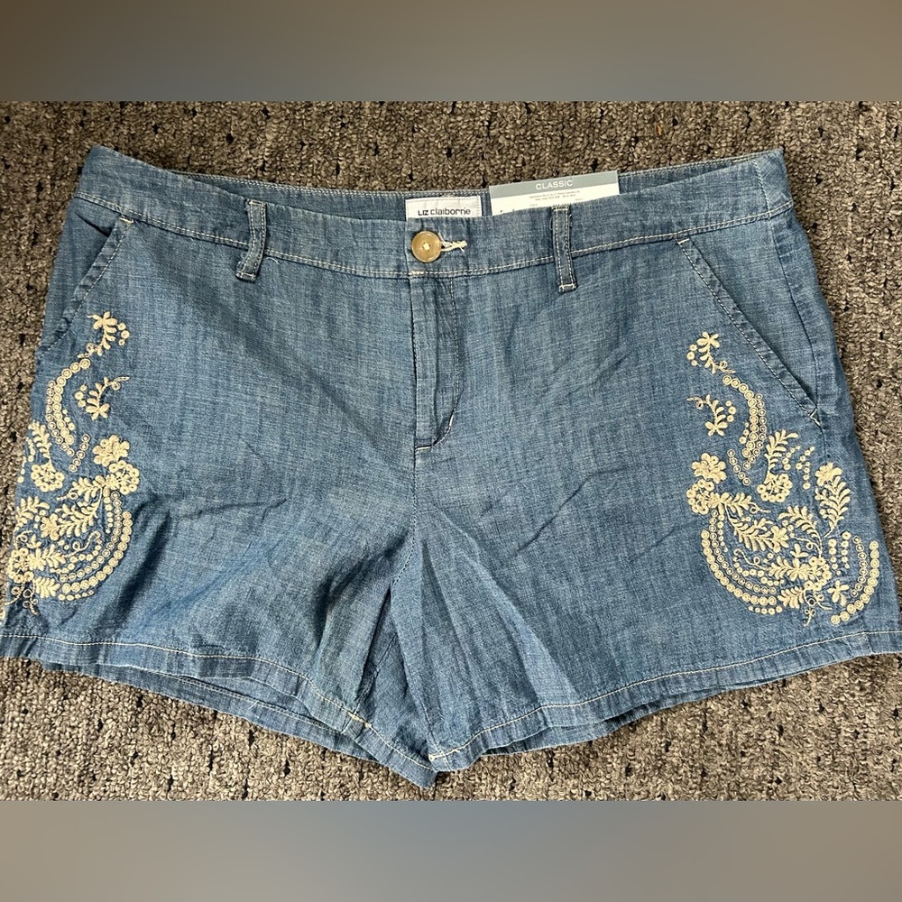 Liz Claiborne Blue Embroidered Women's Shorts size 14 NWT